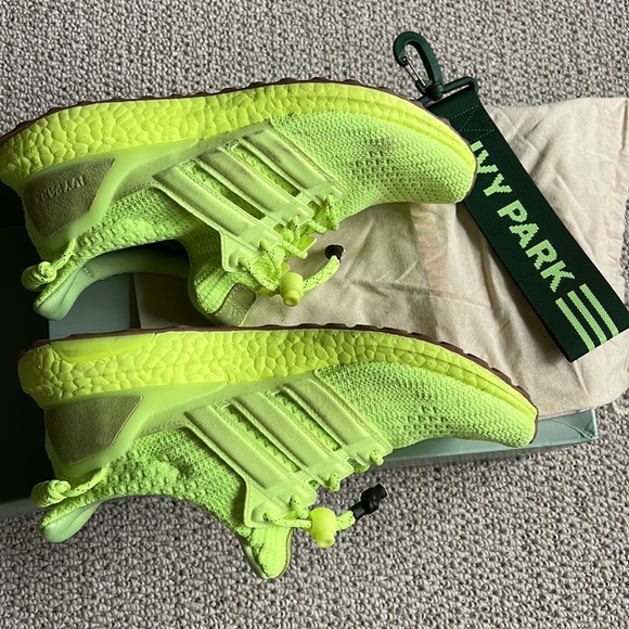 Adidas Ivy Park Ultra Boost OG size 9 in box - Picture 4 of 7